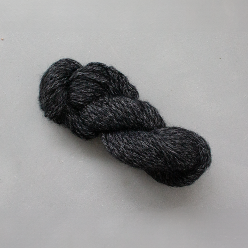 Seeknit yarn macio 【Charcoal x Black】